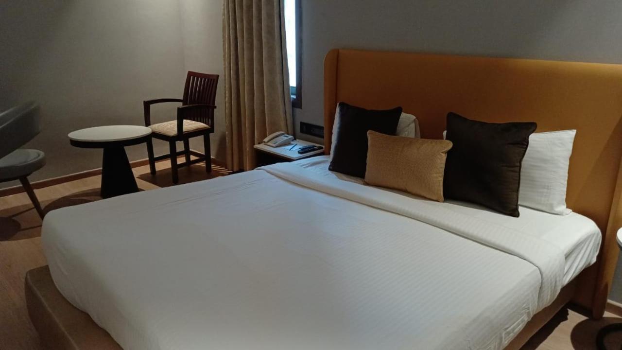 Hotel Hindusthan International, Bhubaneswar Eksteriør bilde