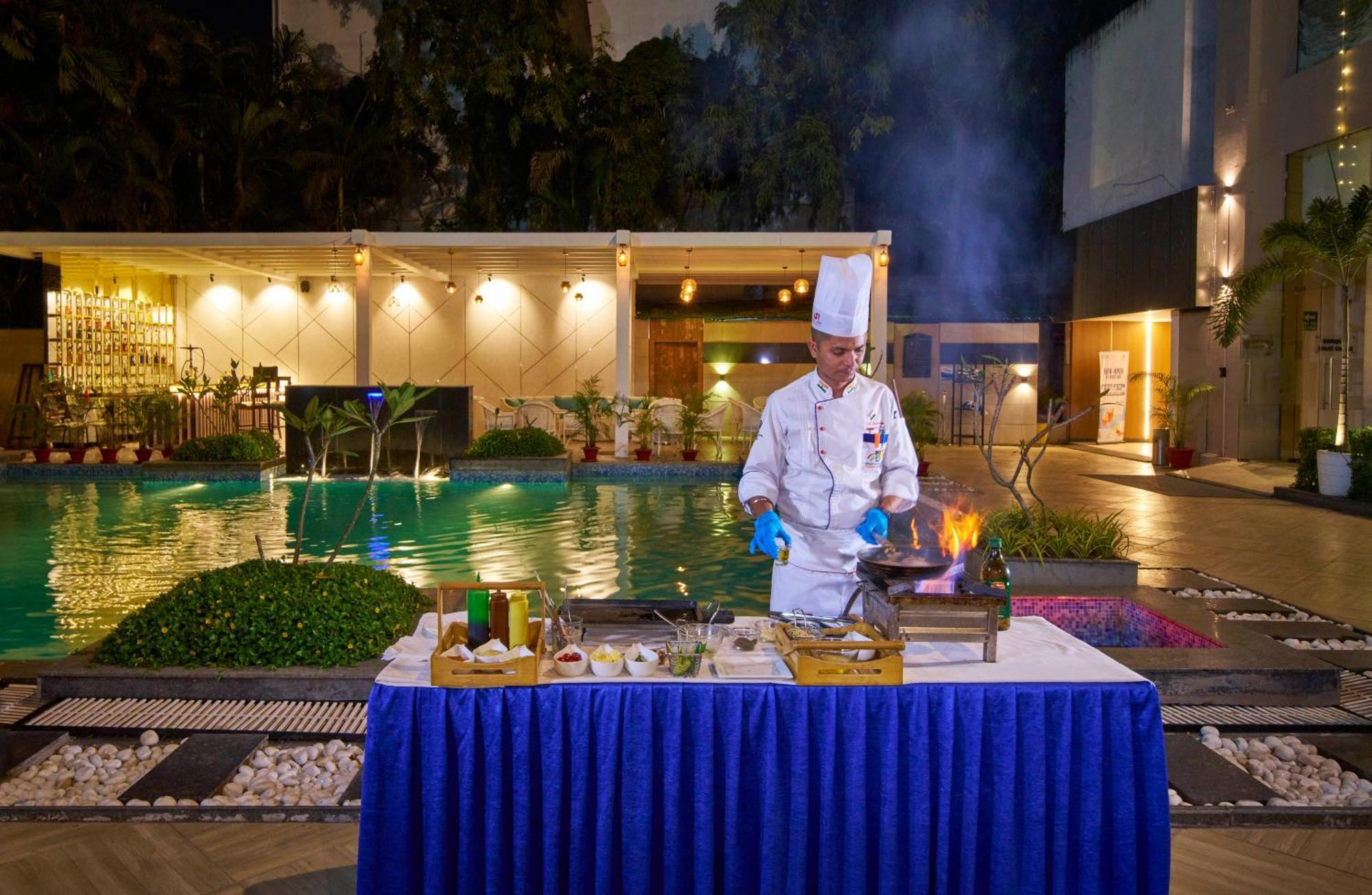 Hotel Hindusthan International, Bhubaneswar Eksteriør bilde