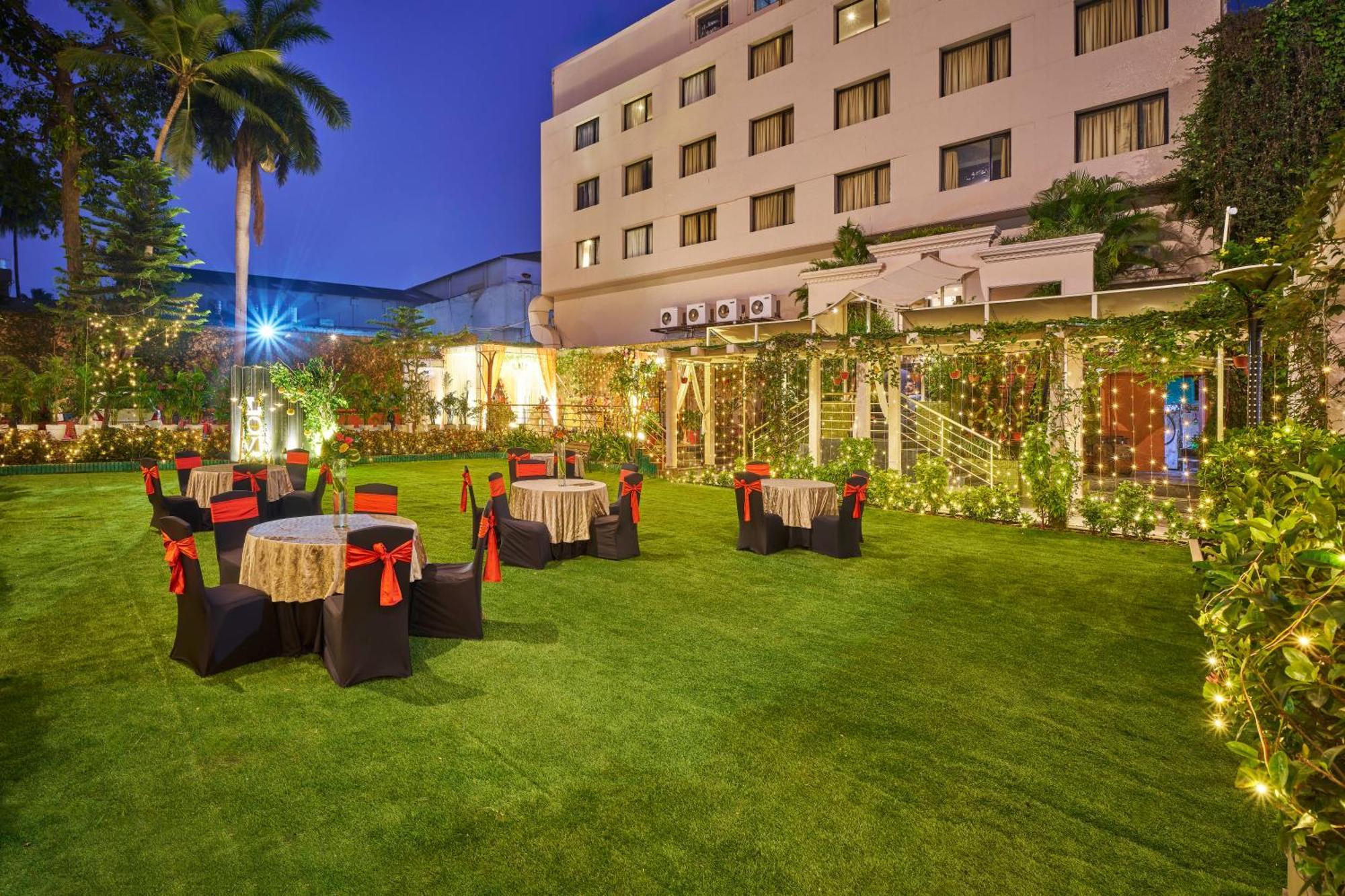 Hotel Hindusthan International, Bhubaneswar Eksteriør bilde