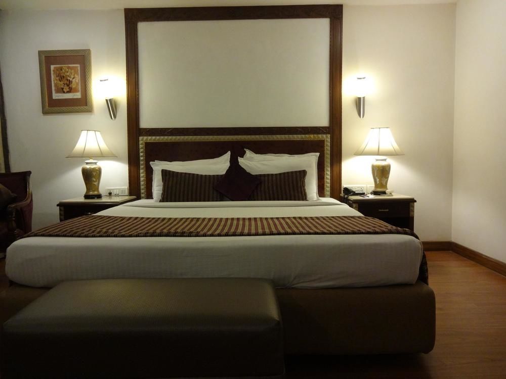 Hotel Hindusthan International, Bhubaneswar Eksteriør bilde
