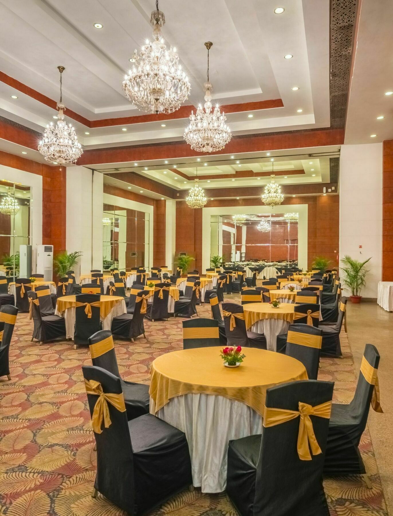 Hotel Hindusthan International, Bhubaneswar Eksteriør bilde